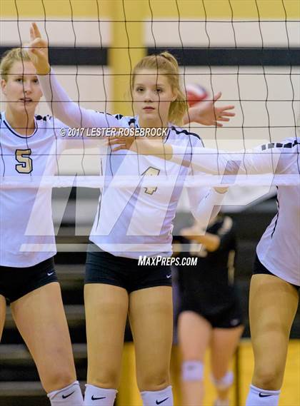 Thumbnail 2 in Clemens @ Seguin photogallery.