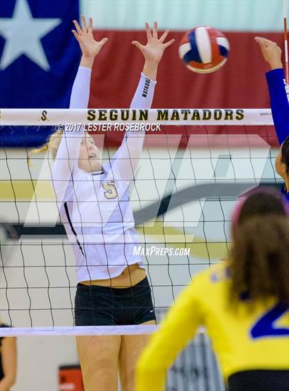 Thumbnail 3 in Clemens @ Seguin photogallery.