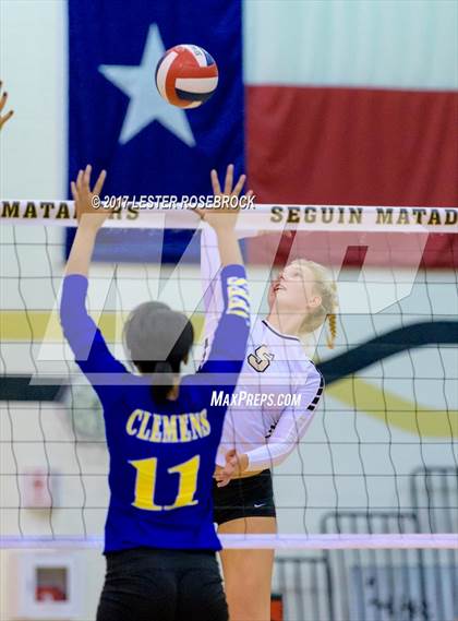 Thumbnail 2 in Clemens @ Seguin photogallery.