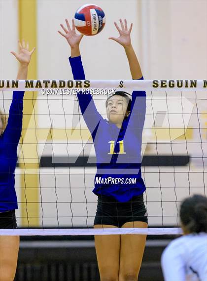 Thumbnail 3 in Clemens @ Seguin photogallery.