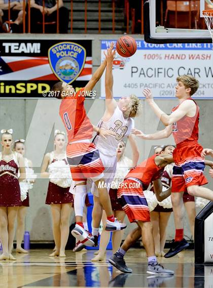 Thumbnail 2 in Beyer vs Whitney (CIF SJS D2 Final) photogallery.