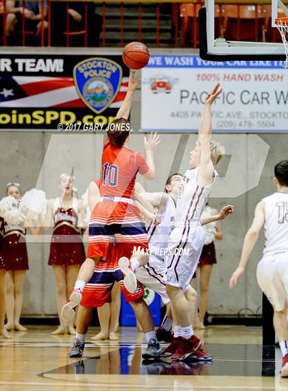 Thumbnail 3 in Beyer vs Whitney (CIF SJS D2 Final) photogallery.