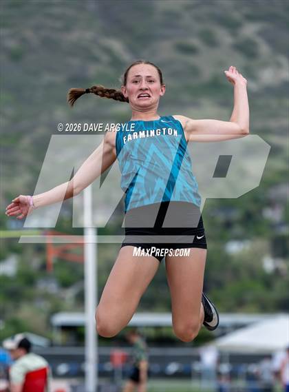 Thumbnail 2 in Phoenix Invitational photogallery.