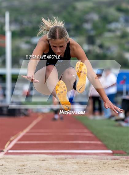 Thumbnail 1 in Phoenix Invitational photogallery.