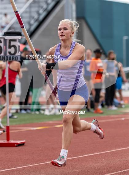Thumbnail 3 in Phoenix Invitational photogallery.