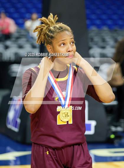 Thumbnail 1 in Fairfield vs. Jim Ned (UIL 3A Basketball Division I Final Medal Ceremony) photogallery.