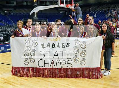 Thumbnail 1 in Fairfield vs. Jim Ned (UIL 3A Basketball Division I Final Medal Ceremony) photogallery.