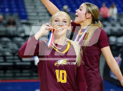 Thumbnail 3 in Fairfield vs. Jim Ned (UIL 3A Basketball Division I Final Medal Ceremony) photogallery.