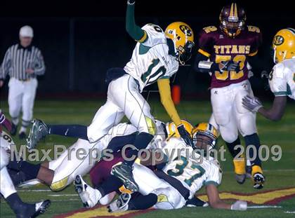 Thumbnail 1 in New London @ Sheehan photogallery.