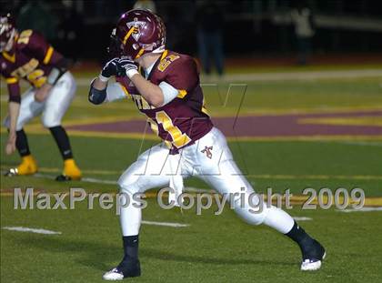 Thumbnail 2 in New London @ Sheehan photogallery.