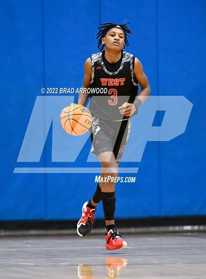 Thumbnail 2 in West Cabarrus vs. Mooresville photogallery.