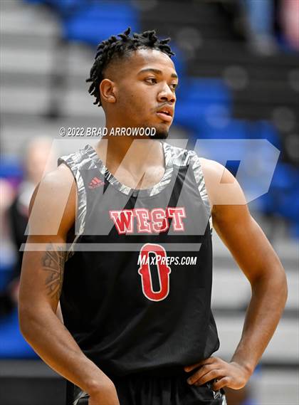 Thumbnail 2 in West Cabarrus vs. Mooresville photogallery.