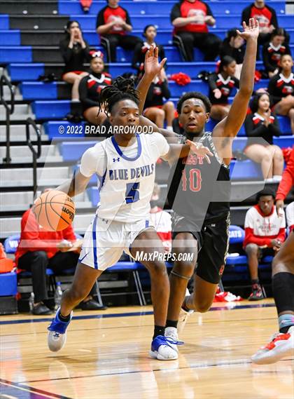 Thumbnail 1 in West Cabarrus vs. Mooresville photogallery.