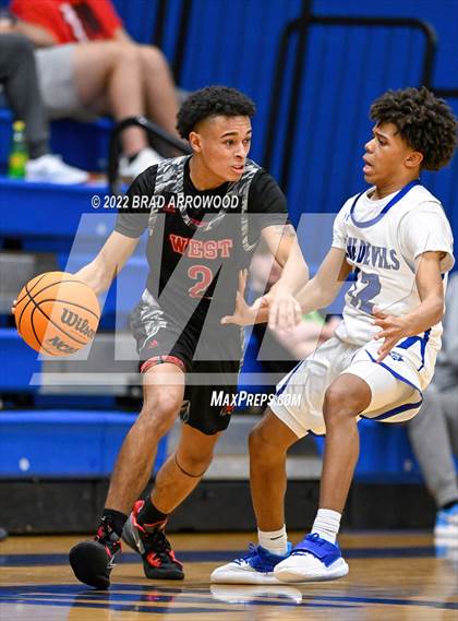 Thumbnail 2 in West Cabarrus vs. Mooresville photogallery.