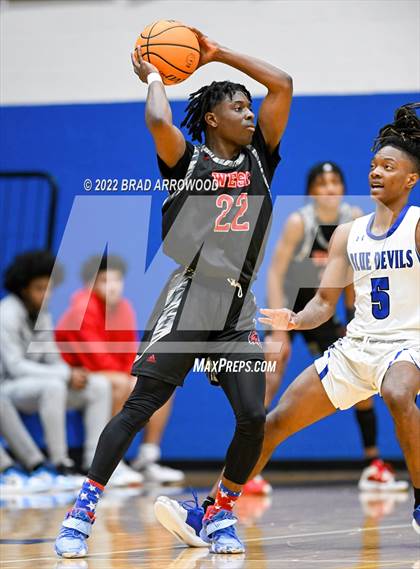 Thumbnail 2 in West Cabarrus vs. Mooresville photogallery.