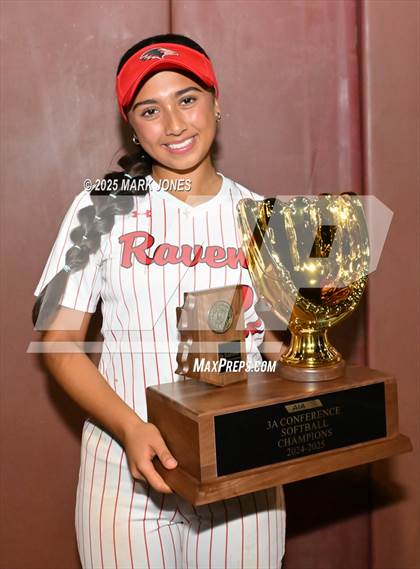 Thumbnail 1 in Yuma Catholic vs. Empire (AIA 3A Final - Awards) photogallery.