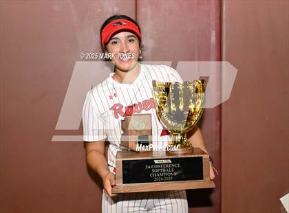 Thumbnail 2 in Yuma Catholic vs. Empire (AIA 3A Final - Awards) photogallery.