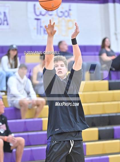 Thumbnail 3 in Queen Creek vs Desert Mountain (Fear the Hop Thanksgiving Tournament) photogallery.