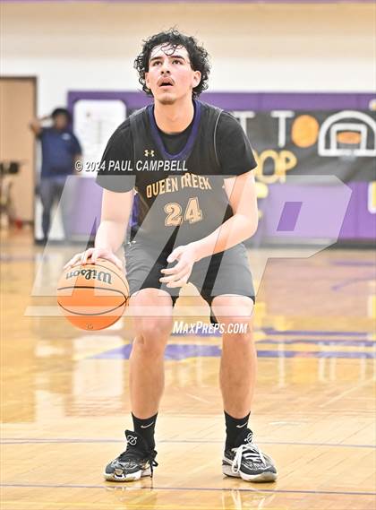 Thumbnail 3 in Queen Creek vs Desert Mountain (Fear the Hop Thanksgiving Tournament) photogallery.