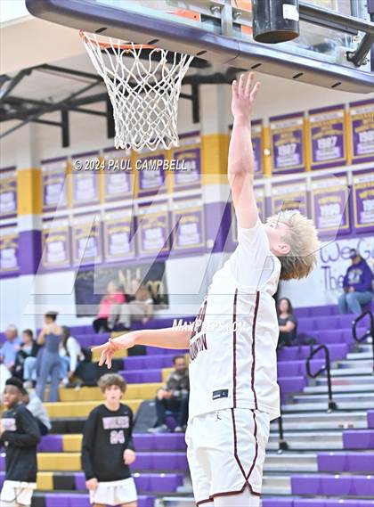 Thumbnail 2 in Queen Creek vs Desert Mountain (Fear the Hop Thanksgiving Tournament) photogallery.