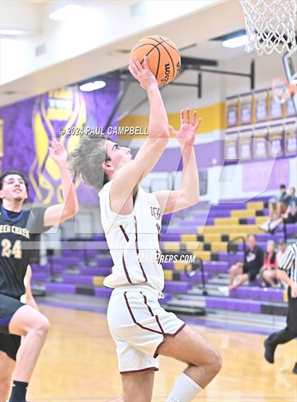Thumbnail 2 in Queen Creek vs Desert Mountain (Fear the Hop Thanksgiving Tournament) photogallery.