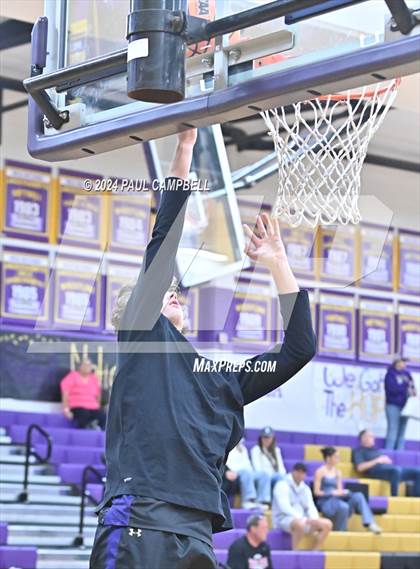 Thumbnail 2 in Queen Creek vs Desert Mountain (Fear the Hop Thanksgiving Tournament) photogallery.