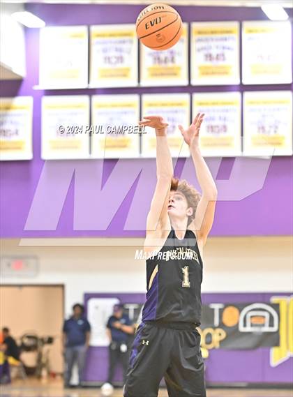 Thumbnail 3 in Queen Creek vs Desert Mountain (Fear the Hop Thanksgiving Tournament) photogallery.