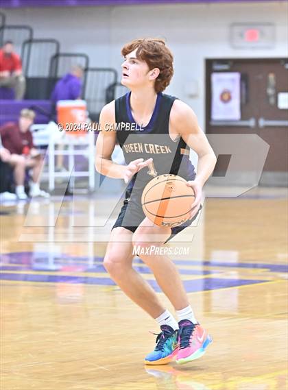 Thumbnail 3 in Queen Creek vs Desert Mountain (Fear the Hop Thanksgiving Tournament) photogallery.