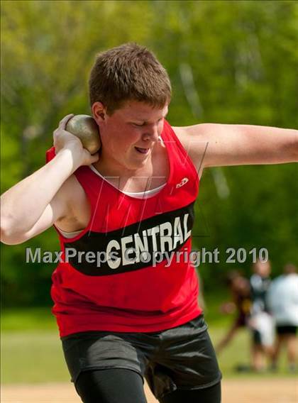 Thumbnail 3 in True Team Section 6AAA (Boys and Girls Shot Put) photogallery.