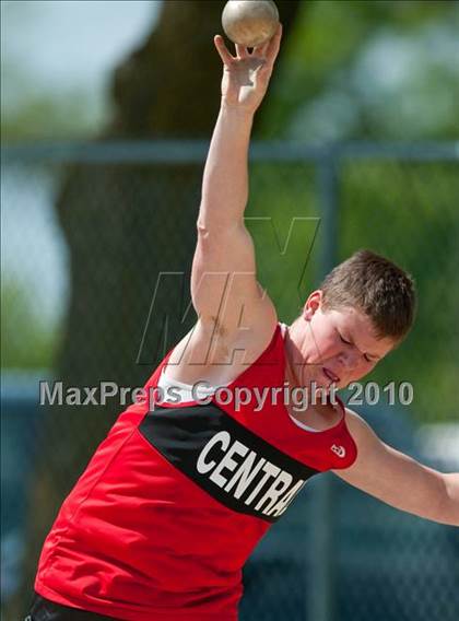 Thumbnail 3 in True Team Section 6AAA (Boys and Girls Shot Put) photogallery.
