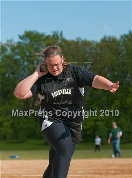 Thumbnail 3 in True Team Section 6AAA (Boys and Girls Shot Put) photogallery.