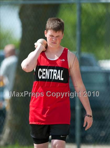 Thumbnail 3 in True Team Section 6AAA (Boys and Girls Shot Put) photogallery.
