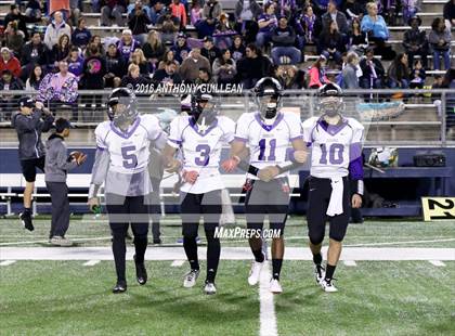 Thumbnail 1 in Mater Dei vs. Rancho Cucamonga (CIF SS Semifinal Playoff) photogallery.