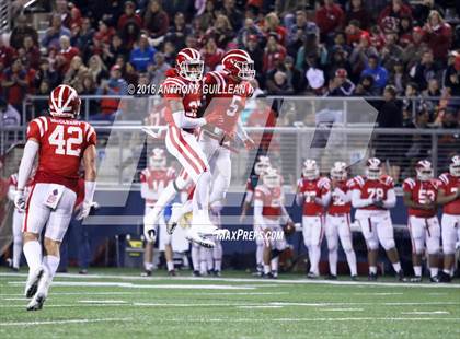 Thumbnail 2 in Mater Dei vs. Rancho Cucamonga (CIF SS Semifinal Playoff) photogallery.