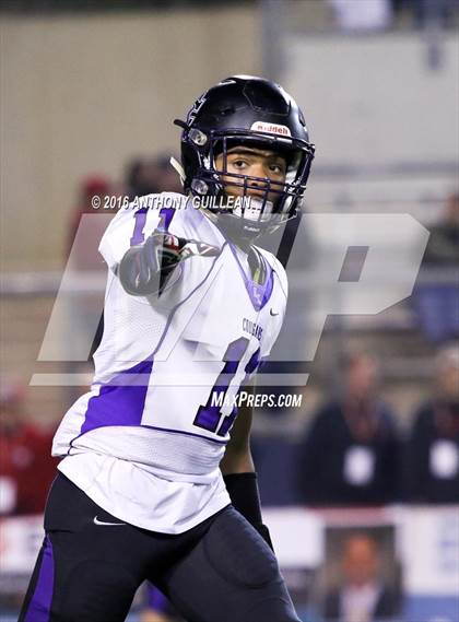 Thumbnail 1 in Mater Dei vs. Rancho Cucamonga (CIF SS Semifinal Playoff) photogallery.