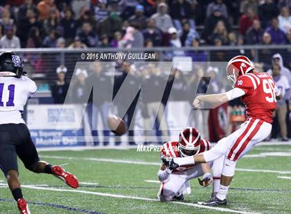 Thumbnail 2 in Mater Dei vs. Rancho Cucamonga (CIF SS Semifinal Playoff) photogallery.