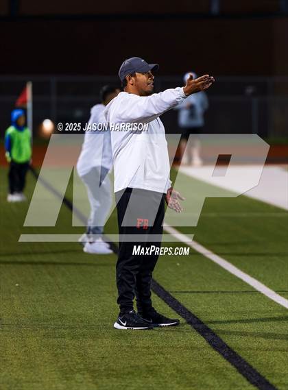 Thumbnail 1 in Gainesville vs. Bridgeport (UIL Soccer 4A Region 2 Semifinal) photogallery.