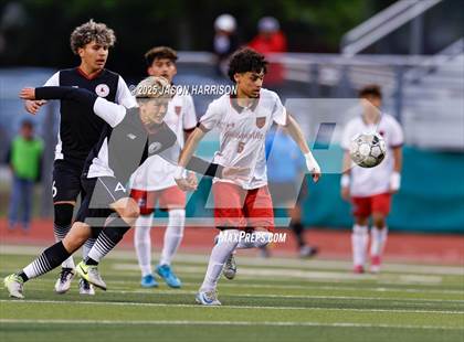 Thumbnail 3 in Gainesville vs. Bridgeport (UIL Soccer 4A Region 2 Semifinal) photogallery.