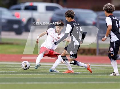 Thumbnail 1 in Gainesville vs. Bridgeport (UIL Soccer 4A Region 2 Semifinal) photogallery.