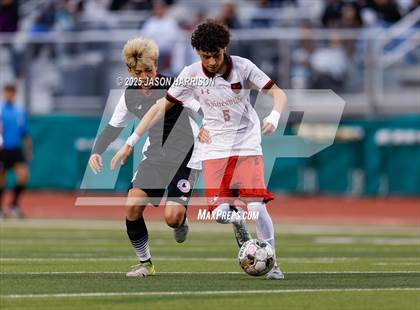 Thumbnail 1 in Gainesville vs. Bridgeport (UIL Soccer 4A Region 2 Semifinal) photogallery.