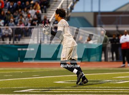 Thumbnail 2 in Gainesville vs. Bridgeport (UIL Soccer 4A Region 2 Semifinal) photogallery.