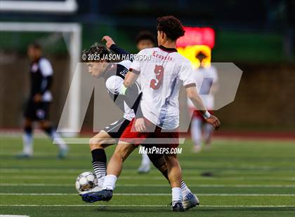 Thumbnail 2 in Gainesville vs. Bridgeport (UIL Soccer 4A Region 2 Semifinal) photogallery.