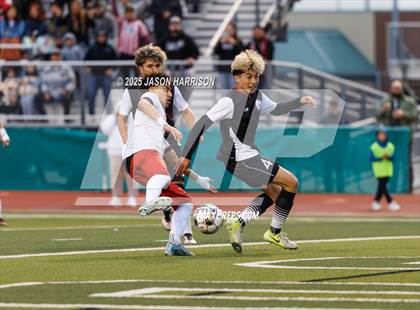 Thumbnail 1 in Gainesville vs. Bridgeport (UIL Soccer 4A Region 2 Semifinal) photogallery.