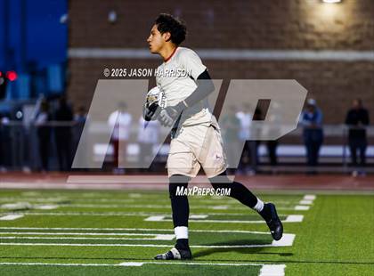 Thumbnail 2 in Gainesville vs. Bridgeport (UIL Soccer 4A Region 2 Semifinal) photogallery.