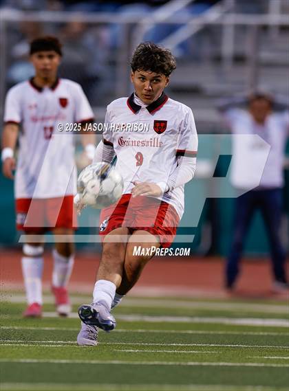 Thumbnail 2 in Gainesville vs. Bridgeport (UIL Soccer 4A Region 2 Semifinal) photogallery.