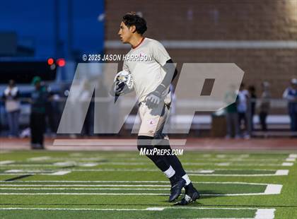 Thumbnail 3 in Gainesville vs. Bridgeport (UIL Soccer 4A Region 2 Semifinal) photogallery.