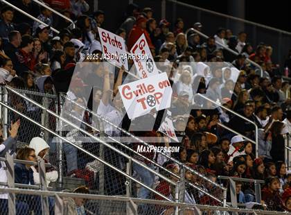 Thumbnail 2 in Gainesville vs. Bridgeport (UIL Soccer 4A Region 2 Semifinal) photogallery.
