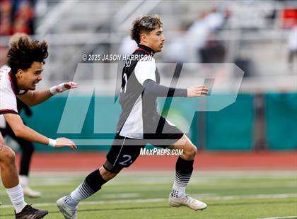 Thumbnail 1 in Gainesville vs. Bridgeport (UIL Soccer 4A Region 2 Semifinal) photogallery.