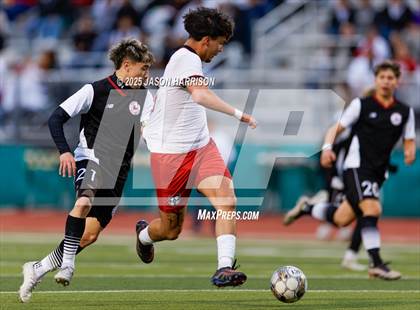 Thumbnail 2 in Gainesville vs. Bridgeport (UIL Soccer 4A Region 2 Semifinal) photogallery.