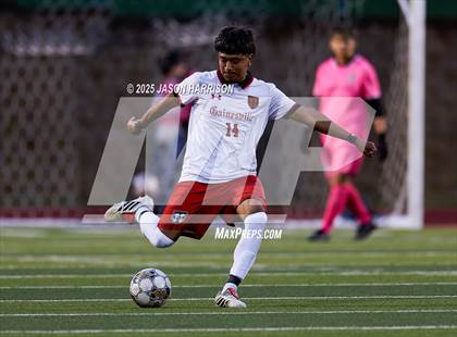 Thumbnail 1 in Gainesville vs. Bridgeport (UIL Soccer 4A Region 2 Semifinal) photogallery.